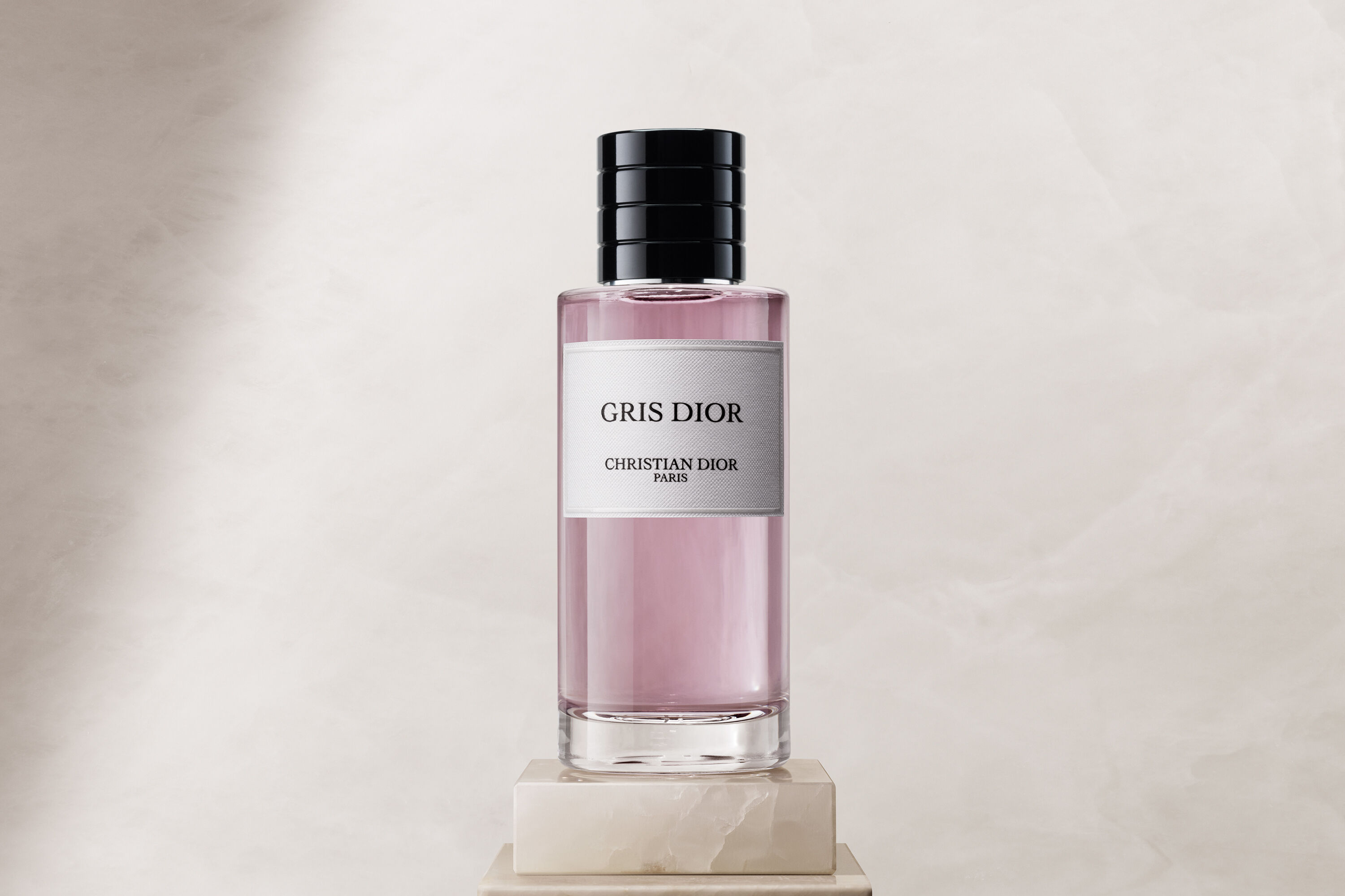 Gris Dior: Unisex Eau de Parfum with Chypre Notes | DIOR CA